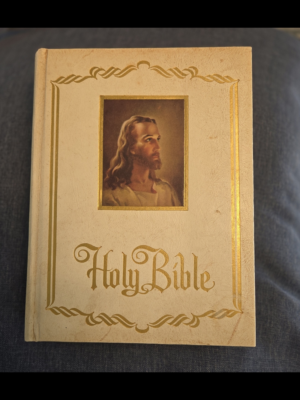 KJV Classic Cream & Gold Holy Bible